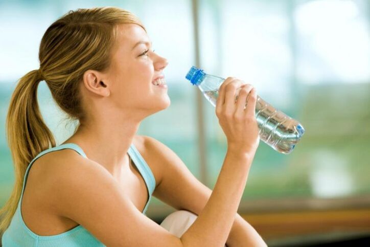 water replaces food during a drink diet