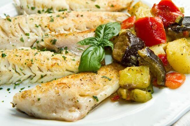 The weekly low-carb menu includes roasted cod with eggplant and tomatoes. 